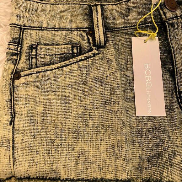 Sexy BCBG The Jackson juniors yellow acid washed denim short shorts NWT size 24 - Picture 13 of 13